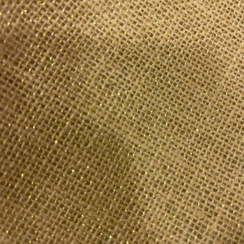 Serapilheira_ou_Juta_Natural_com_Fio_Dourado_1_14m_largura_1._texland_juta_a_metro_juta_natal_3